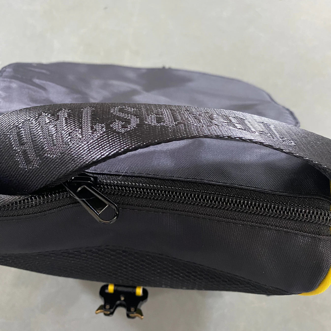 TS Messenger Bag 1.0 - Black/Yellow