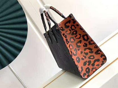 LV On The Go MM Bag - Black