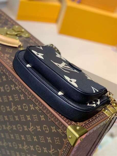 LV Multi Pochette Accessories - Black