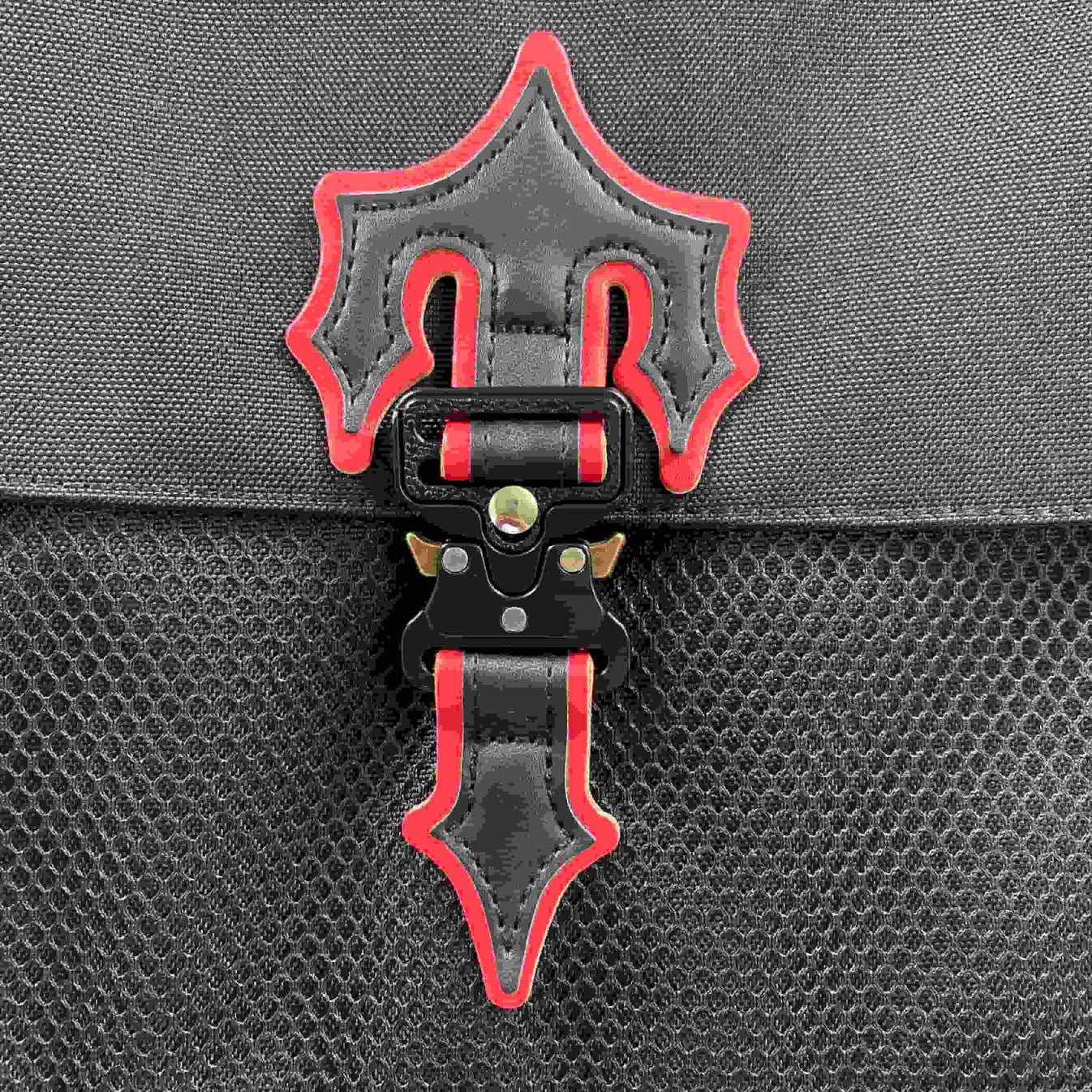 TS Messenger Bag 2.0 - Black/Red