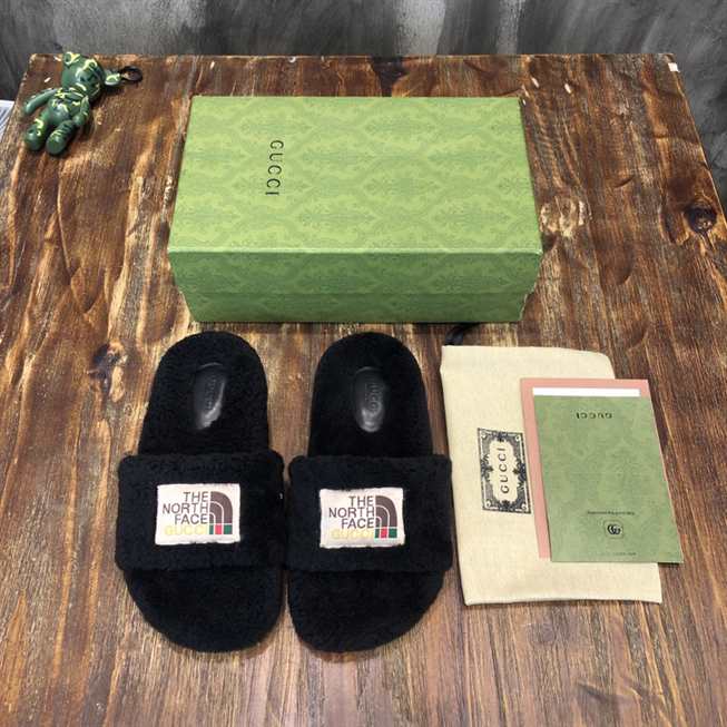 Gucci x The North Face Fur Sandals - Black