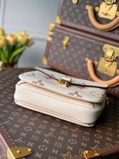 LV Pochette Metis Bag - White