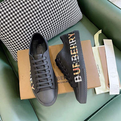 Burberry Logo Trap Sneakers - Black
