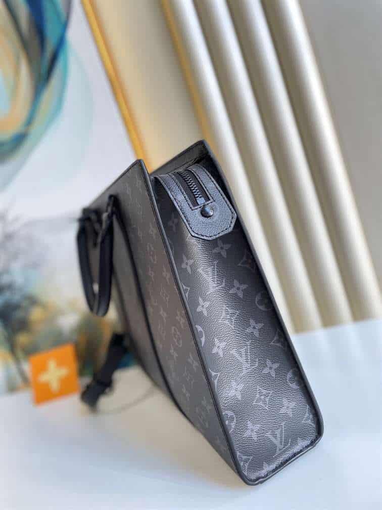 LV Sac Plat Horizontal Zip - Black