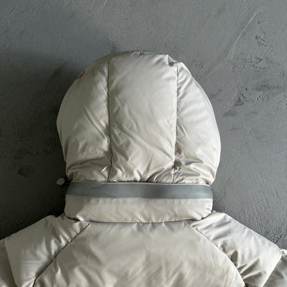 Syn Puffer Coat - Beige/White