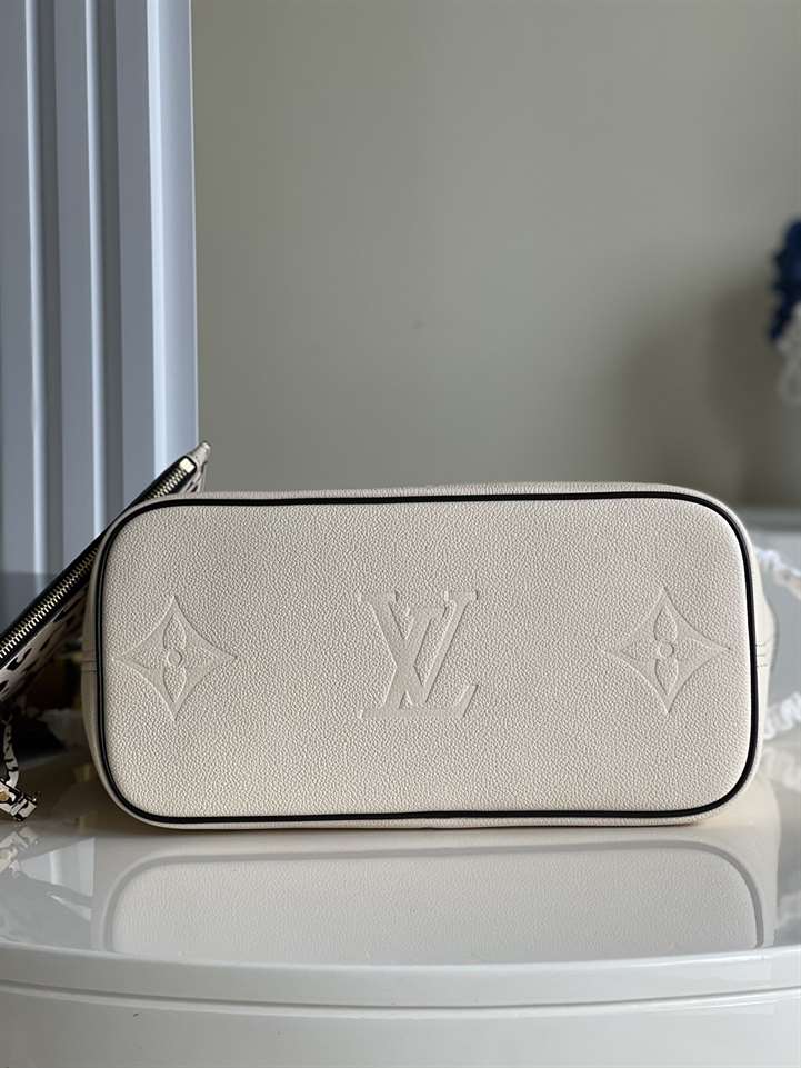 LV Neverfull MM Bag - White