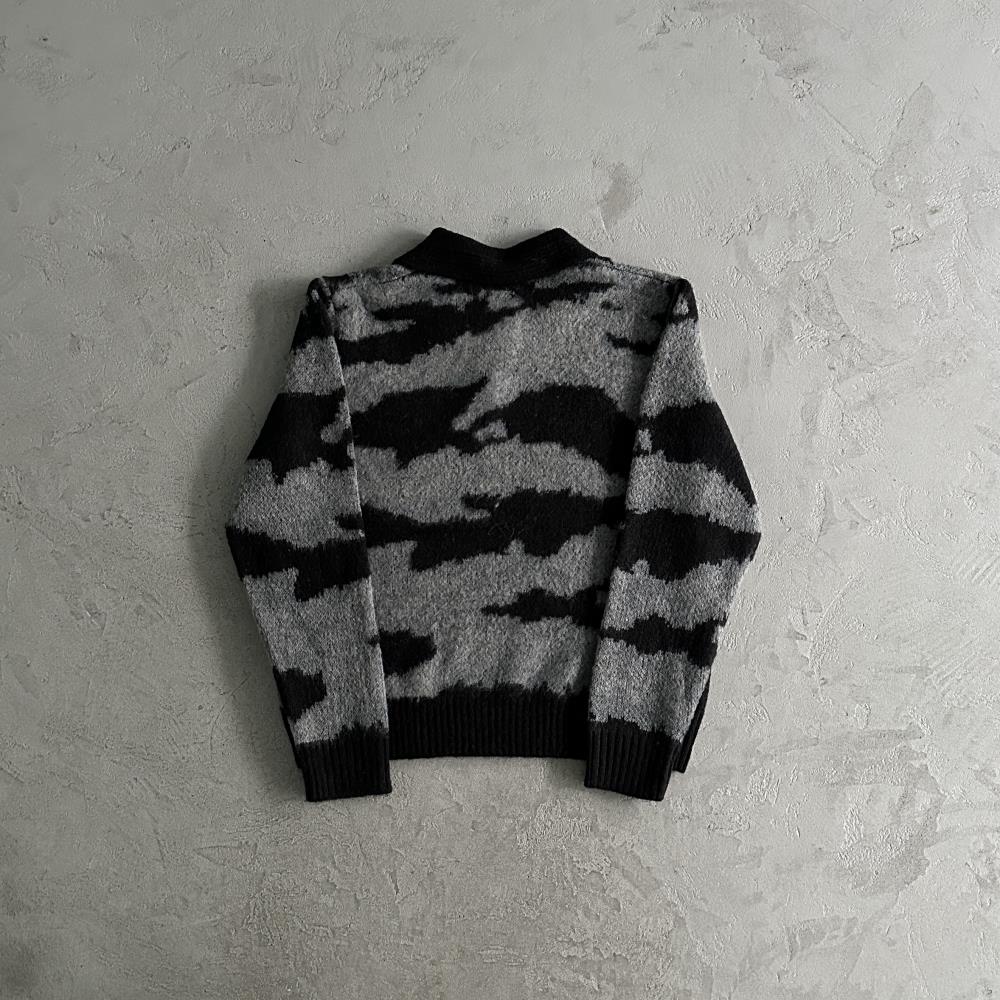 Crtez More Hair Fuzzy Collar Sweater - Black/Grey
