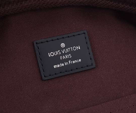 LV Porte-Document Voyage PM Bag - Brown