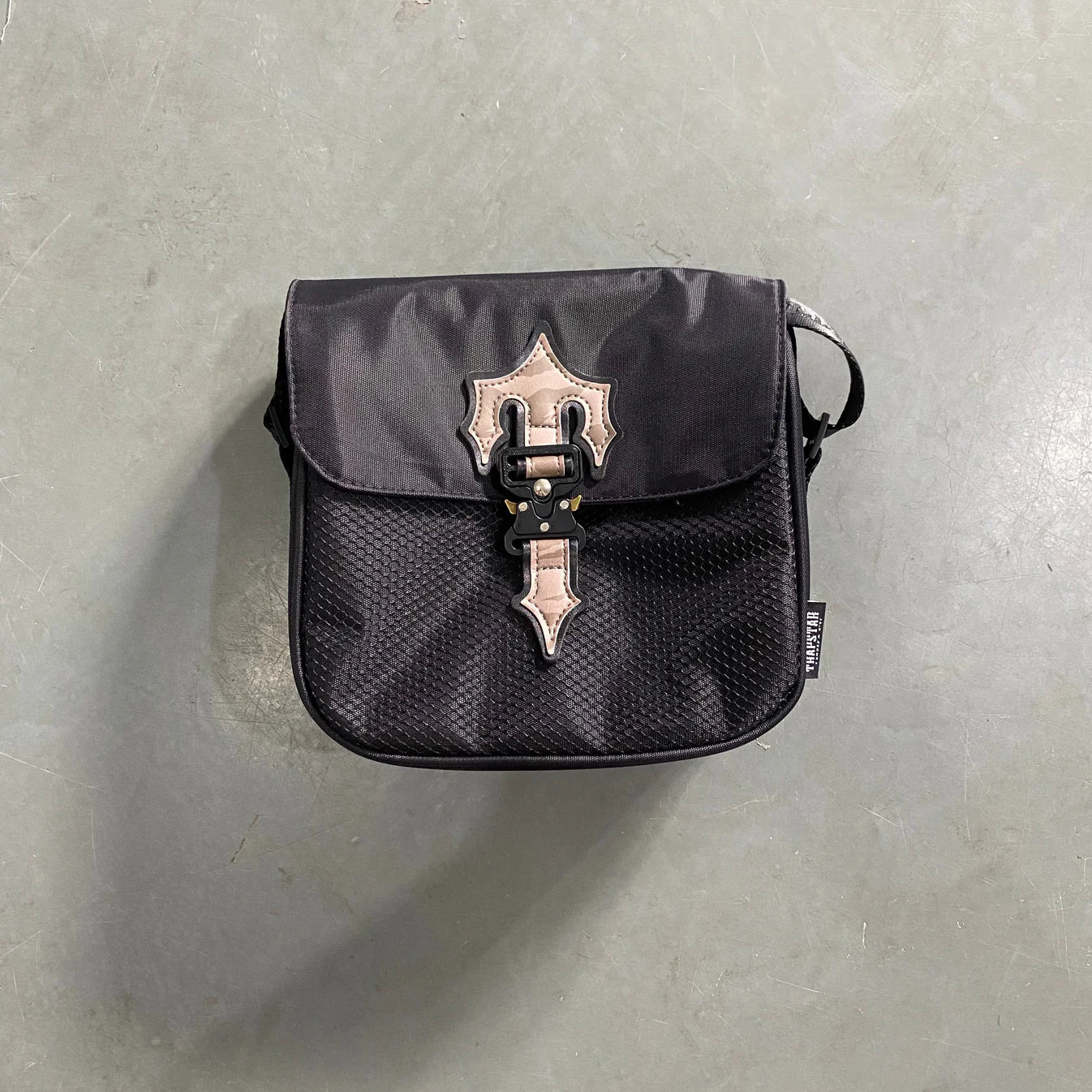 TS Messenger Bag 1.0 - Black/Tiger Camo