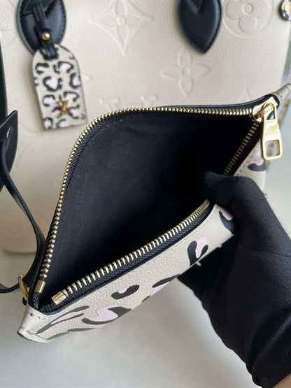 LV Neverfull MM Bag - White