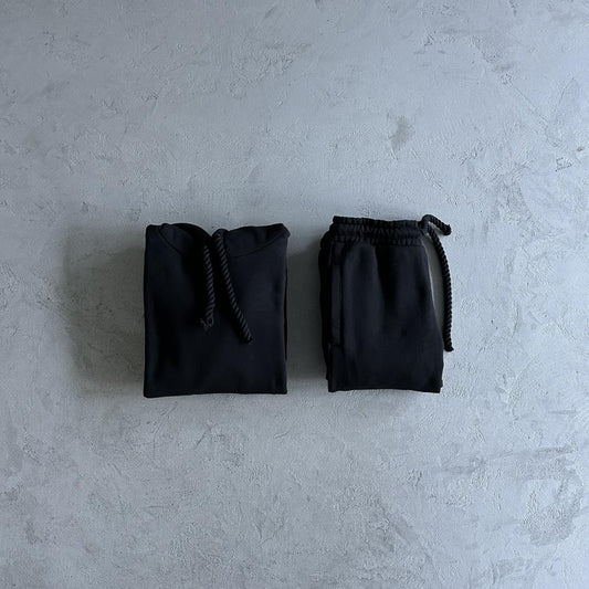 Syn Tracksuit Black/Black