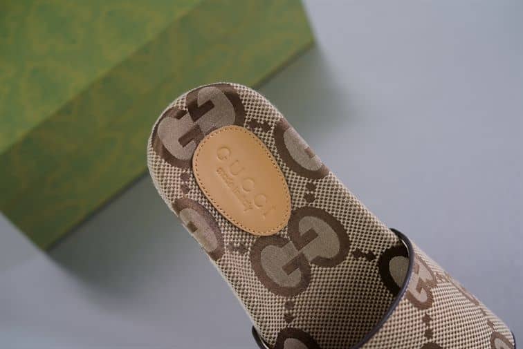 Gucci Slide Sandals - Beige