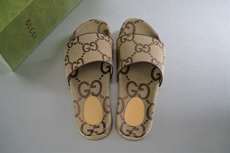 Gucci Slide Sandals - Beige