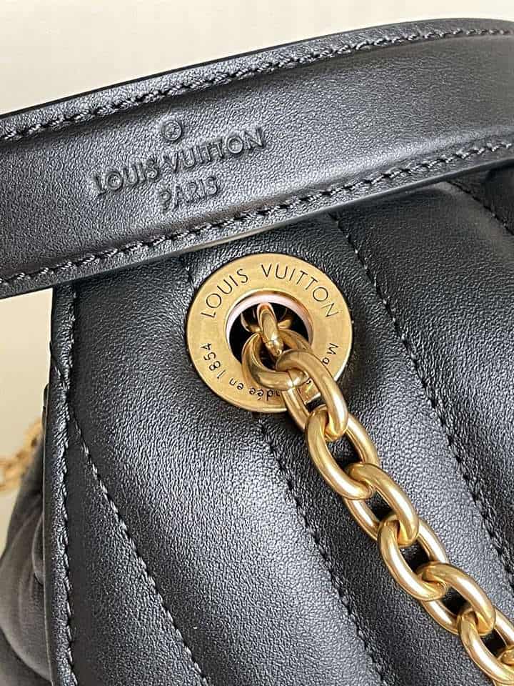 LV New Wave Chain Bag - Black