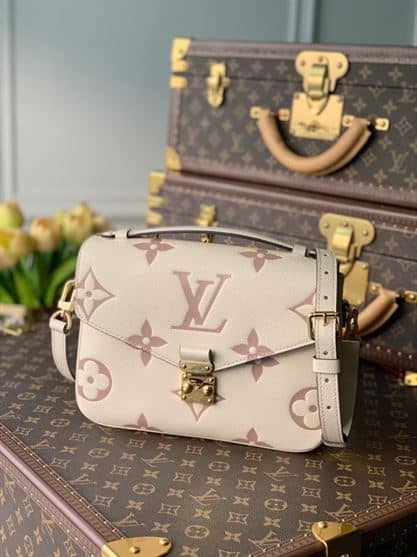LV Pochette Metis Bag - White