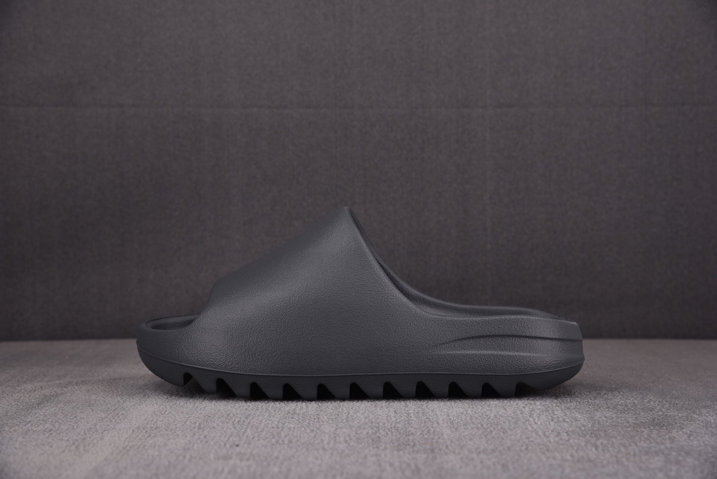 Yeezy Slides - Black