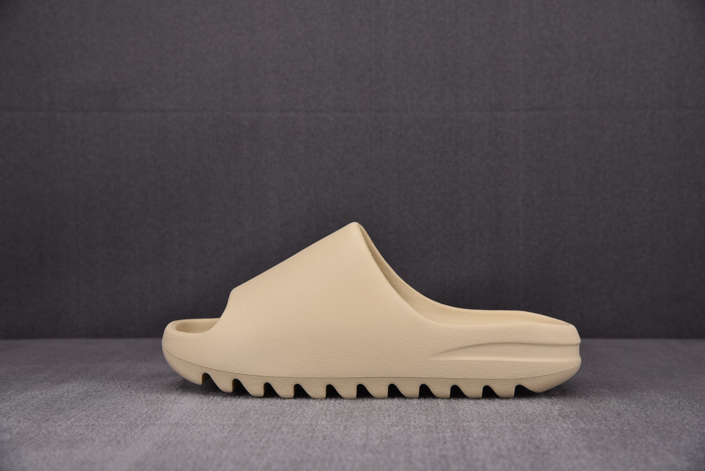 Yeezy Slide - Beige