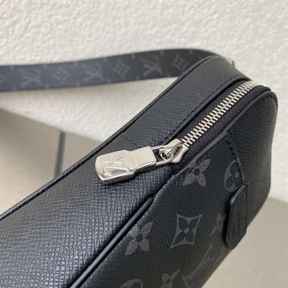 LV Outdoor Slingbag - Black