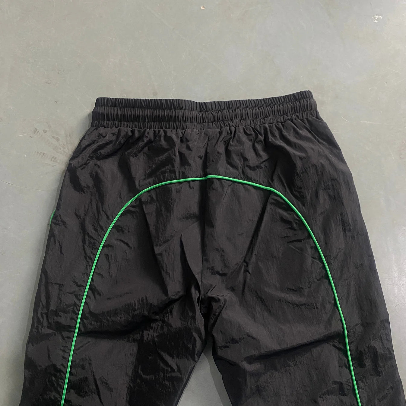 TS Irongate T Shellsuit - Black/Green