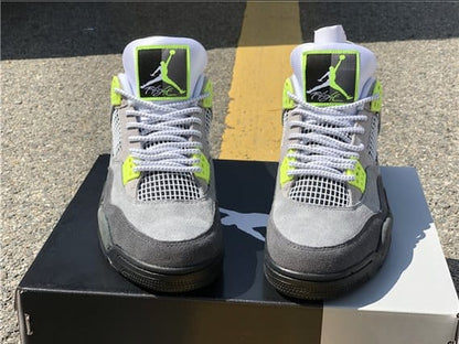 Jordan 4 - SE Neon