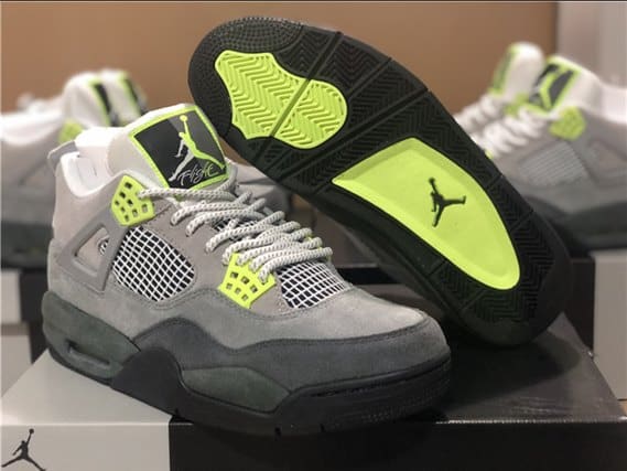 Jordan 4 - SE Neon