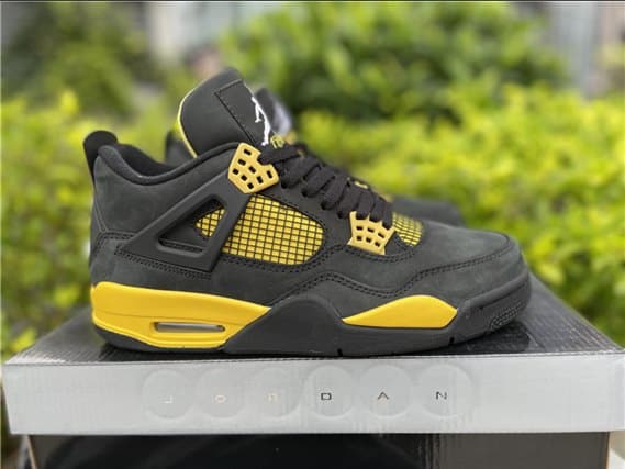 Jordan 4 Retro - Yellow Thunder
