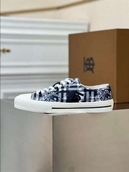 Burberry Low Top Sneakers - Blue Pattern