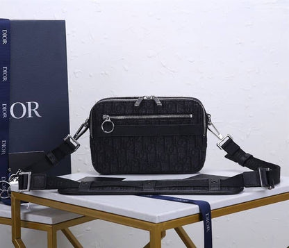 Dior Oblique Safari Messenger Bag - Navy/Black