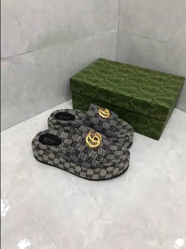 Women's Gucci Logo Platform Sandals - Blue