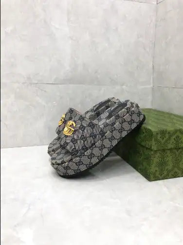 Women's Gucci Logo Platform Sandals - Blue