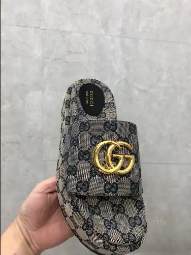 Women's Gucci Logo Platform Sandals - Blue