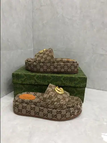 Women's Gucci Logo Platform Sandals - Beige