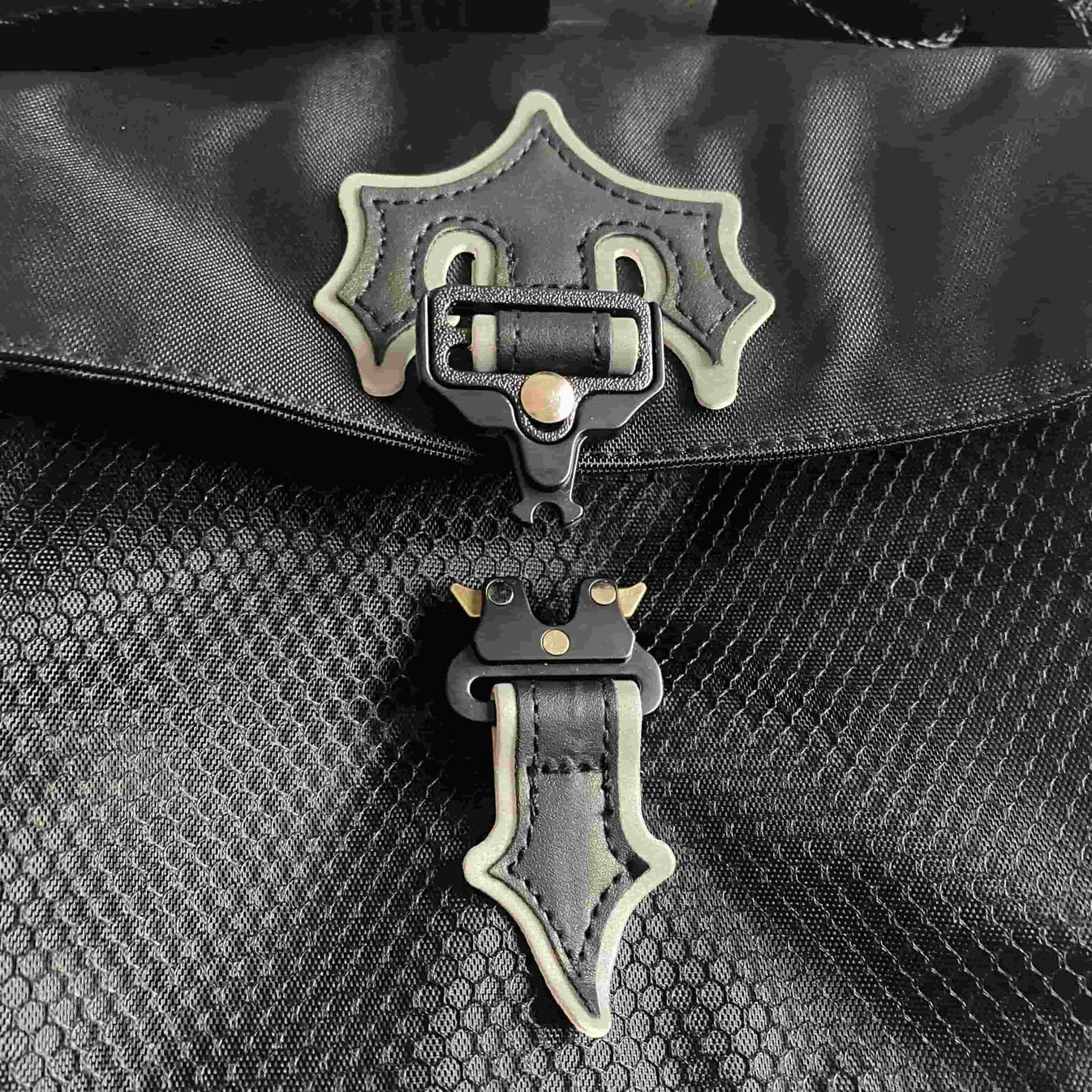 TS Irongate T Crossbody Bag - Black/Reflective