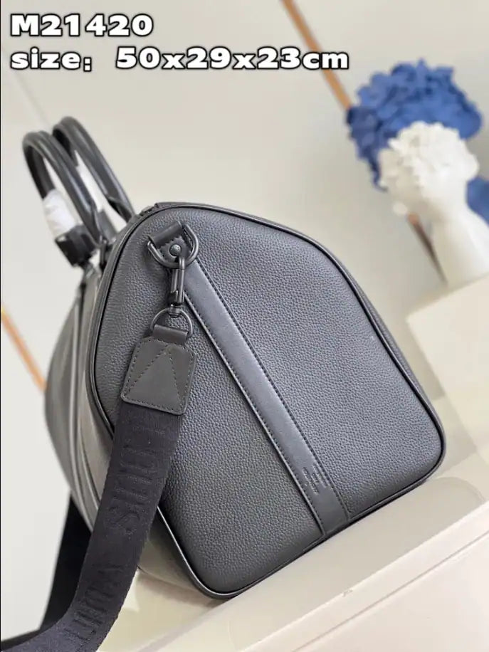 LV Keepall Bandouliere Aerogram Duffle Bag - Black