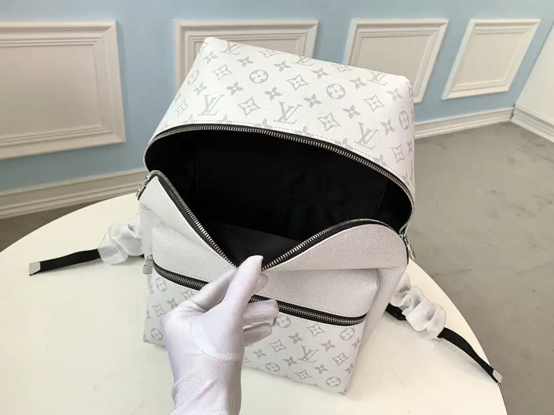 LV Discovery Backpack - White
