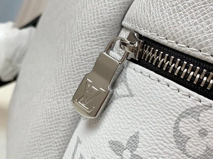 LV Discovery Backpack - White
