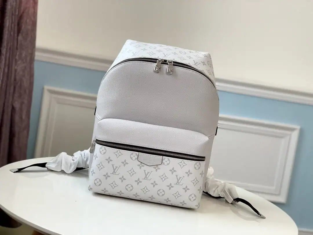 LV Discovery Backpack - White