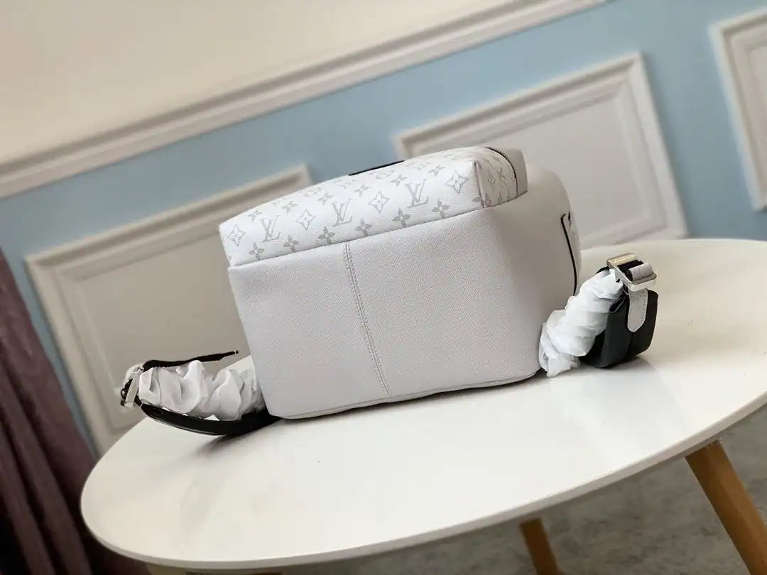 LV Discovery Backpack - White