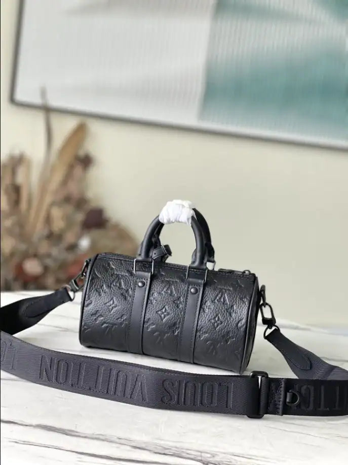 LV Keepall Bandouliere 25 Duffle Bag - Black