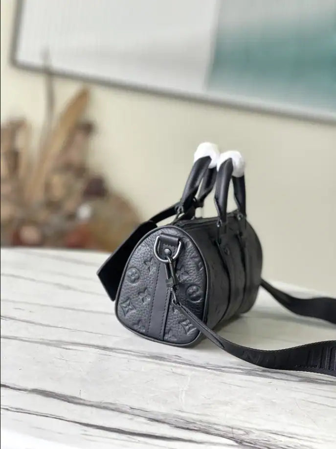 LV Keepall Bandouliere 25 Duffle Bag - Black