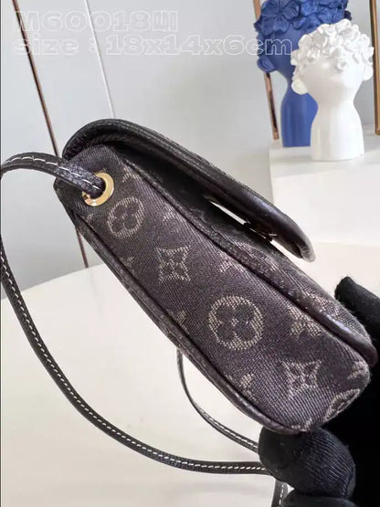 LV Pochette Cancun Pouch Shoulder Bag - Washed Black