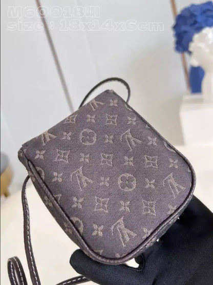 LV Pochette Cancun Pouch Shoulder Bag - Washed Black