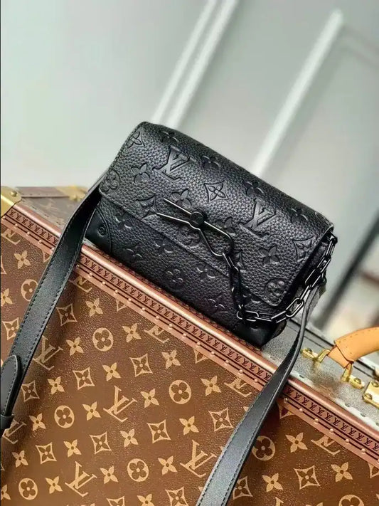 LV Steamer Wearable Wallet - Black