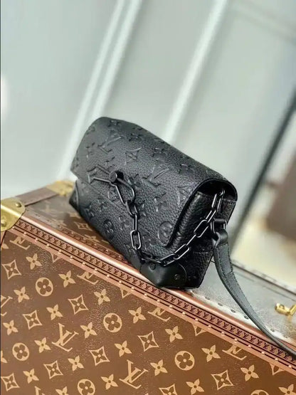 LV Steamer Wearable Wallet - Black
