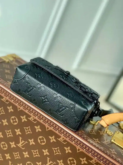 LV Steamer Wearable Wallet - Black