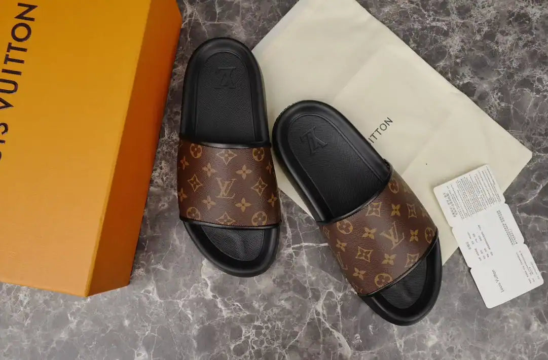 LV Classic Sandals - Black/Brown