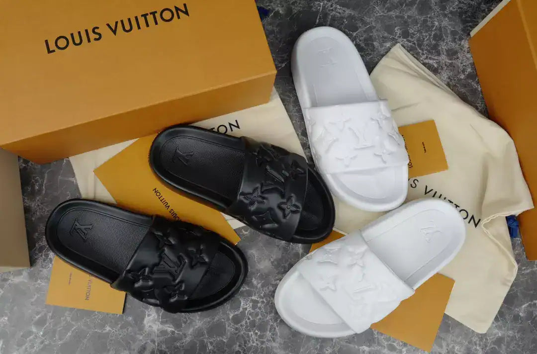 LV Logo Slides - Black