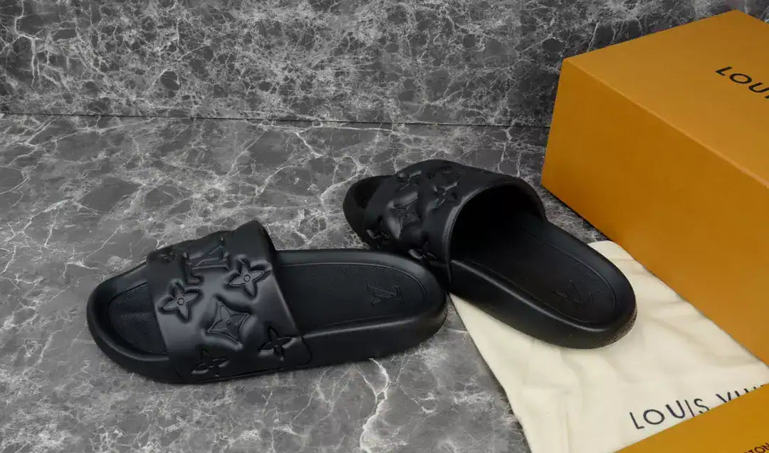 LV Logo Slides - Black