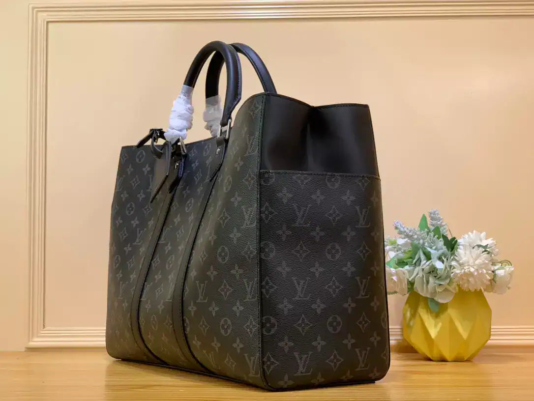 LV Sac Plat 24H Monogram Eclipse - Black