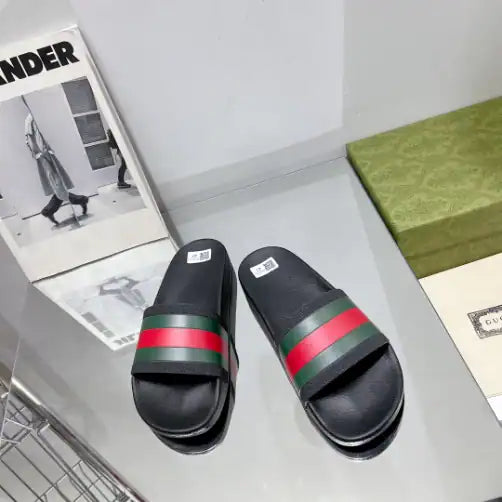 Gucci Classic Slides - Black